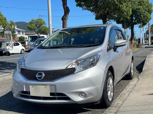 ノート Ｘ　ＤＩＧ－Ｓ　後期モデル　禁煙車　走行３万Ｋｍ台　純正ナビ＆地デジＴＶ　Ｂｌｕｅｔｏｏｔｈ　ＤＶＤ　ＥＴＣ　衝突被害軽減システム　スマートキー　プッシュスタート　ＯＰフルオートエアコン　アイドルストップ機能（2枚目）