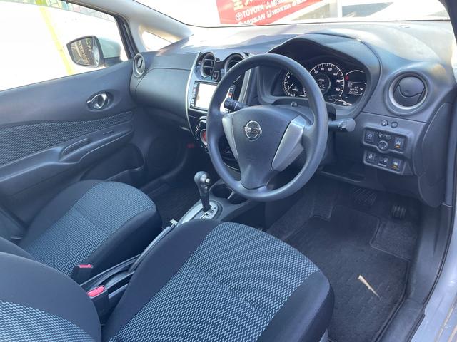 ノート Ｘ　ＤＩＧ－Ｓ　後期モデル　禁煙車　走行３万Ｋｍ台　純正ナビ＆地デジＴＶ　Ｂｌｕｅｔｏｏｔｈ　ＤＶＤ　ＥＴＣ　衝突被害軽減システム　スマートキー　プッシュスタート　ＯＰフルオートエアコン　アイドルストップ機能（11枚目）