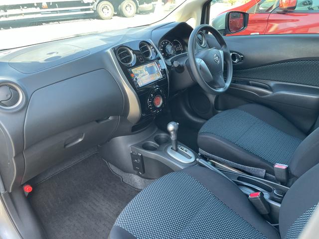 ノート Ｘ　ＤＩＧ－Ｓ　後期モデル　禁煙車　走行３万Ｋｍ台　純正ナビ＆地デジＴＶ　Ｂｌｕｅｔｏｏｔｈ　ＤＶＤ　ＥＴＣ　衝突被害軽減システム　スマートキー　プッシュスタート　ＯＰフルオートエアコン　アイドルストップ機能（14枚目）