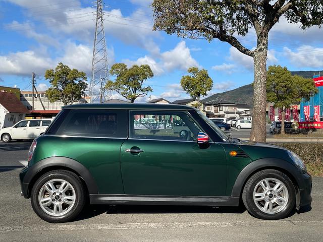 MINI ワン 正規ディラー車 後期モデル 走行4万Km 社外SDナビ&地デジTV Bluetooth 前後ドラレコ ETC OPメッキパーツ センターメーター プッシュスタート MTモード 純正15アルミ キーレス(5枚目)