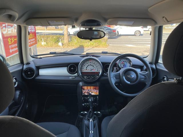 MINI ワン 正規ディラー車 後期モデル 走行4万Km 社外SDナビ&地デジTV Bluetooth 前後ドラレコ ETC OPメッキパーツ センターメーター プッシュスタート MTモード 純正15アルミ キーレス(9枚目)