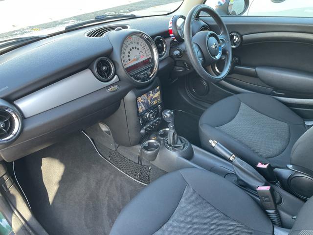 MINI ワン 正規ディラー車 後期モデル 走行4万Km 社外SDナビ&地デジTV Bluetooth 前後ドラレコ ETC OPメッキパーツ センターメーター プッシュスタート MTモード 純正15アルミ キーレス(12枚目)
