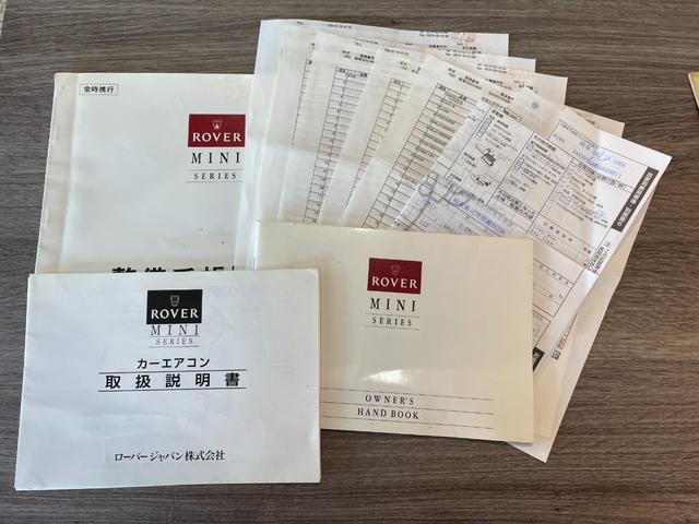 MINI 1.3 正規ディラー車 4速マニュアル 走行3.2万Km ハイロウキッド クイックシフト ウッドパネル オーバーフェンダー フェンダーミラー オーバーライダー ナルディステアリング センターマフラー(2枚目)