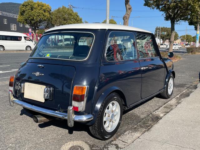 MINI 1.3 正規ディラー車 4速マニュアル 走行3.2万Km ハイロウキッド クイックシフト ウッドパネル オーバーフェンダー フェンダーミラー オーバーライダー ナルディステアリング センターマフラー(7枚目)