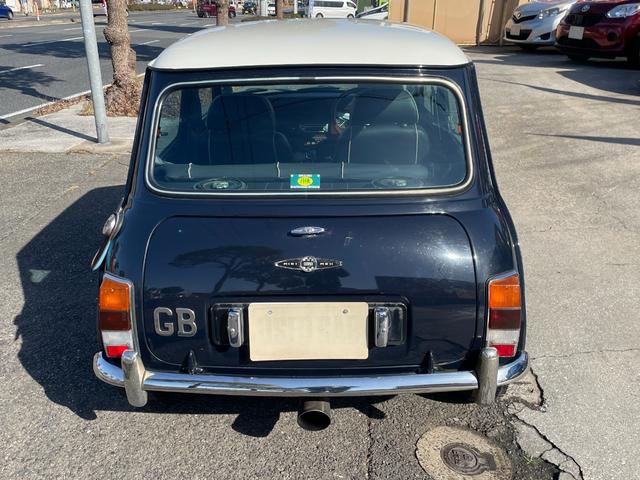 MINI 1.3 正規ディラー車 4速マニュアル 走行3.2万Km ハイロウキッド クイックシフト ウッドパネル オーバーフェンダー フェンダーミラー オーバーライダー ナルディステアリング センターマフラー(9枚目)
