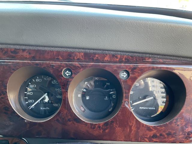 MINI 1.3 正規ディラー車 4速マニュアル 走行3.2万Km ハイロウキッド クイックシフト ウッドパネル オーバーフェンダー フェンダーミラー オーバーライダー ナルディステアリング センターマフラー(19枚目)