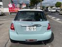 ＭＩＮＩ クーパー　正規ディラー車　後期型　禁煙車　走行５万Ｋｍ　社外ナビ＆地デジＴＶ　Ｂｌｕｅｔｏｏｔｈ　ＤＶＤ　ＥＴＣ　センターメーター　プッシュスタート　ＭＴモード　純正１５アルミ　ＯＰメッキパーツ　横滑り防止装置（8枚目）