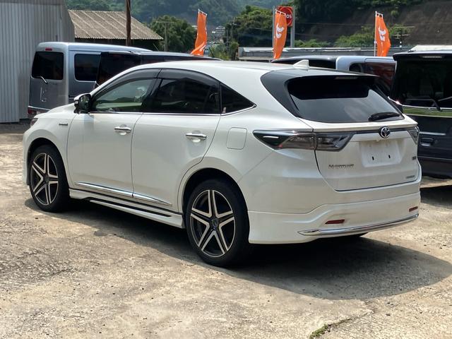 ハリアーハイブリッド プレミアム　／４ＷＤ／モデリスタエアロ／社外２０ｉｎｃｈアルミホイール／ＡＬＰＩＮＥナビ＆フリップダウンモニター／フルセグ／バックカメラ／電動リアゲート／レーンキープ／オートクルーズ／ＥＴＣ／スマートキー（7枚目）