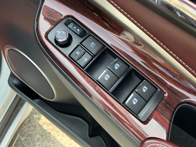 ハリアーハイブリッド プレミアム　／４ＷＤ／モデリスタエアロ／社外２０ｉｎｃｈアルミホイール／ＡＬＰＩＮＥナビ＆フリップダウンモニター／フルセグ／バックカメラ／電動リアゲート／レーンキープ／オートクルーズ／ＥＴＣ／スマートキー（40枚目）