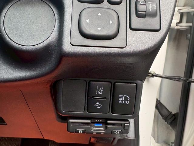 アクア Ｓ　トヨタセーフティセンス／ドライブレコーダー／バックカメラ／ナビ／バックカメラ／ＥＴＣ／Ｂｌｕｅｔｏｏｔｈ／キーレスエントリー／レーンアシスト／クリアランスソナー（9枚目）