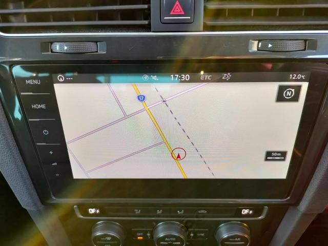 ゴルフヴァリアント ＴＳＩ　コンフォートライン　／ターボ／衝突被害軽減ブレーキ／レーンキープアシスト／アダプティブクルーズコントロール／純正８インチナビ／フルセグＴＶ／バックカメラ／ドライブレコーダー／ＬＥＤヘッドライト／スマートキー（14枚目）
