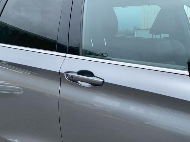アウトランダーＰＨＥＶ Ｐ　／プラグインハイブリッド／４ＷＤ／７人乗り／衝突被害軽減ブレーキ／サンルーフ／電動リアゲート／メモリーナビ／フルセグＴＶ／全周囲カメラ／ＥＴＣ車載器／パワーシート／シートヒーター／前後ドラレコ（9枚目）
