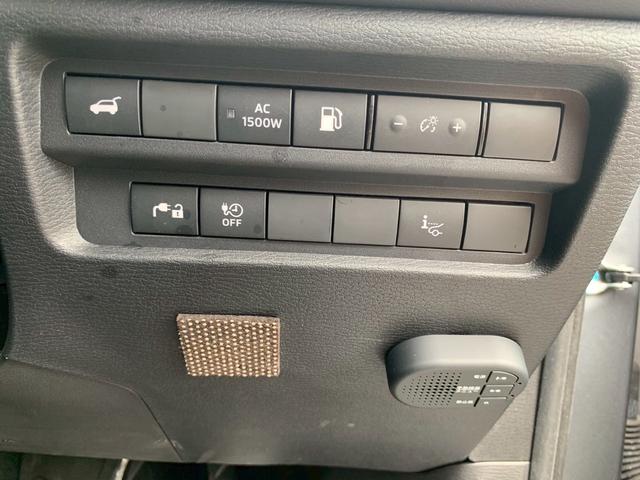 アウトランダーＰＨＥＶ Ｐ　／プラグインハイブリッド／４ＷＤ／７人乗り／衝突被害軽減ブレーキ／サンルーフ／電動リアゲート／メモリーナビ／フルセグＴＶ／全周囲カメラ／ＥＴＣ車載器／パワーシート／シートヒーター／前後ドラレコ（17枚目）