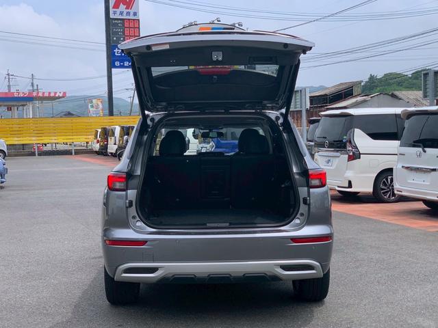 アウトランダーＰＨＥＶ Ｐ　／プラグインハイブリッド／４ＷＤ／７人乗り／衝突被害軽減ブレーキ／サンルーフ／電動リアゲート／メモリーナビ／フルセグＴＶ／全周囲カメラ／ＥＴＣ車載器／パワーシート／シートヒーター／前後ドラレコ（34枚目）