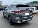 アウトランダーＰＨＥＶ Ｐ　／プラグインハイブリッド／４ＷＤ／７人乗り／衝突被害軽減ブレーキ／サンルーフ／電動リアゲート／メモリーナビ／フルセグＴＶ／全周囲カメラ／ＥＴＣ車載器／パワーシート／シートヒーター／前後ドラレコ（6枚目）