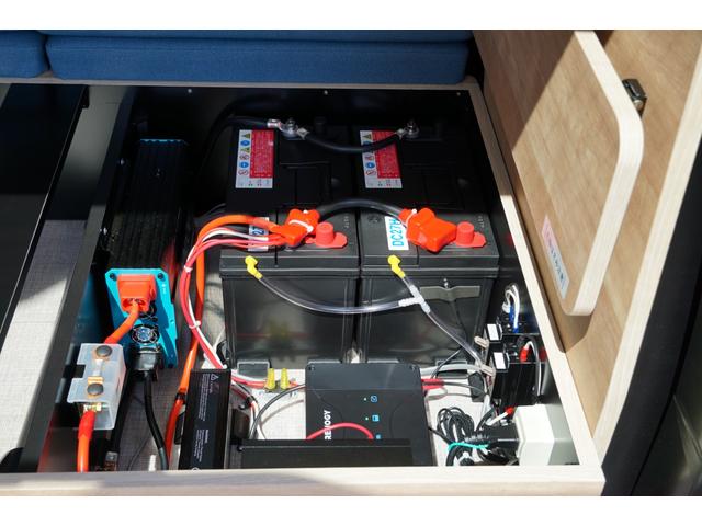 ＮＶ１００クリッパーバン ＧＸ　受注製作車両　ＳＴＳキャンパー『ＨＷ　ｗｅｒｋｓｔａｔｔ』対面対座仕様　４名乗車・２名就寝／ツインサブバッテリー／１０００Ｗインバーター／ＡＣ充電／外部電源／１００Ｗソーラー／ＳＤナビ／インナーミラー（23枚目）