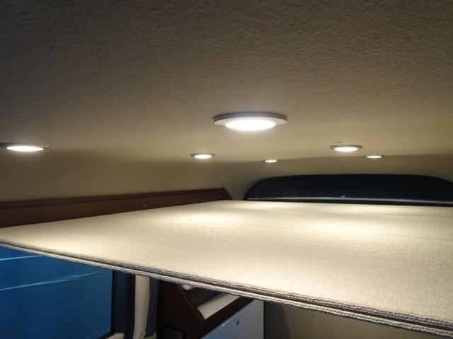 NV100クリッパーバン GX リチウム300A 12Vクーラー 1500Wインバーター 走行充電器 外部充電器 ソーラーパネル ダウンライト 天井収納 衝突被害軽減ブレーキ(19枚目)