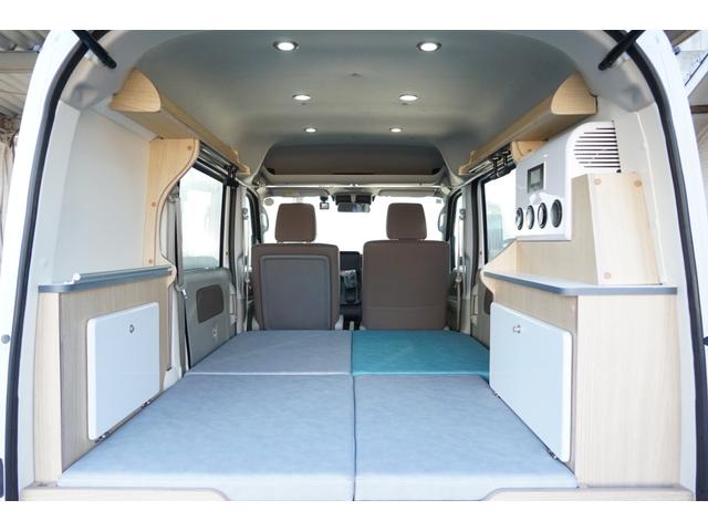 エブリイ ジョインターボ　ＳＴＳキャンパー　ＫＯＫＯ〜Ｄａｙｂｒｅａｋ〜　リチウム３００Ａｈ　１２Ｖクーラー　１５００Ｗインバーター　走行充電器　外部充電器　１０５Ｗソーラーパネル　ダウンライト　天井収納　キャンピング仕様（2枚目）