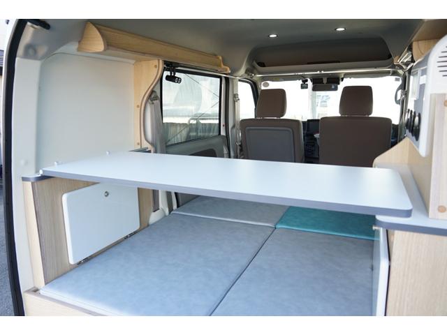 エブリイ ジョインターボ　ＳＴＳキャンパー　ＫＯＫＯ〜Ｄａｙｂｒｅａｋ〜　リチウム３００Ａｈ　１２Ｖクーラー　１５００Ｗインバーター　走行充電器　外部充電器　１０５Ｗソーラーパネル　ダウンライト　天井収納　キャンピング仕様（9枚目）