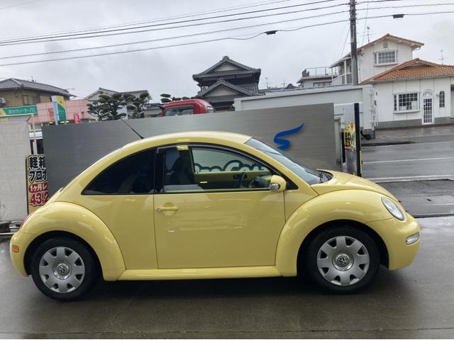 ニュービートル 　走行距離２３，２７７Ｋｍ　ミラーウィンカー　キーレスエントリー　ＡＴ　盗難防止システム　記録簿　ＡＢＳ　ＥＳＣ　ＣＤ　エアコン　パワーウィンドウ　サイドエアバッグ（14枚目）