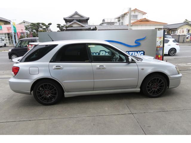 ＷＲＸ　５速ミッション車　社外１７インチアルミホイール　ＥＴＣ　ＣＤ　ＭＤ　ブーストメーター　ＨＫＳマフラー　ＭＯＭＯステアリング　ターボタイマー(5枚目)