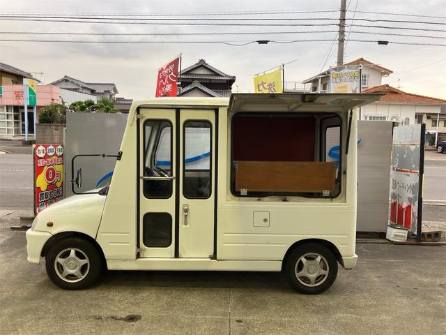 ミラウォークスルーバン ベースグレード オートマ車 社外12インチアルミホイール スライドドア 社外ハンドル 1/2人乗り 移動販売車(3枚目)