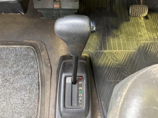 ミラウォークスルーバン ベースグレード オートマ車 社外12インチアルミホイール スライドドア 社外ハンドル 1/2人乗り 移動販売車(12枚目)