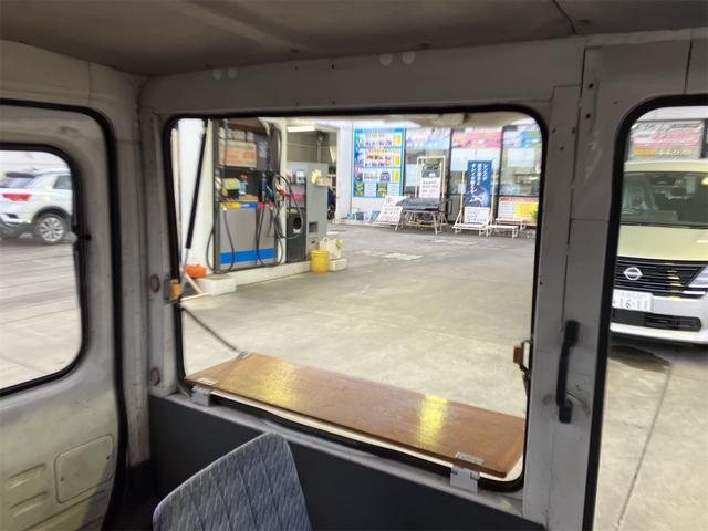 ミラウォークスルーバン ベースグレード オートマ車 社外12インチアルミホイール スライドドア 社外ハンドル 1/2人乗り 移動販売車(22枚目)