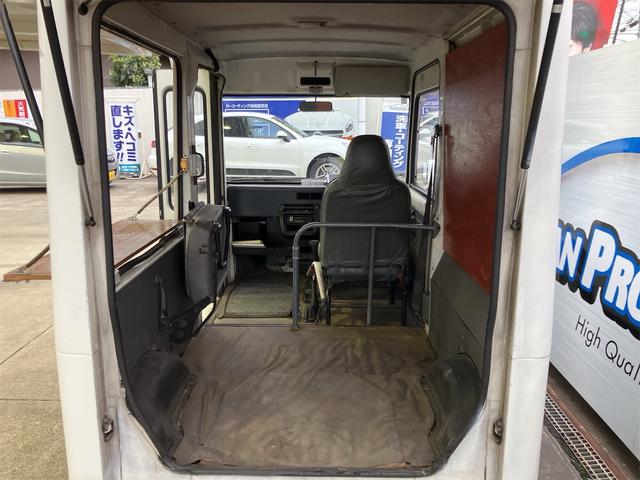ミラウォークスルーバン ベースグレード オートマ車 社外12インチアルミホイール スライドドア 社外ハンドル 1/2人乗り 移動販売車(25枚目)