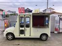 ミラウォークスルーバン ベースグレード オートマ車 社外12インチアルミホイール スライドドア 社外ハンドル 1/2人乗り 移動販売車(4枚目)