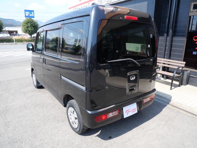 ハイゼットカーゴ クルーズ　エアコン　パワーウィンドウ　パワーステアリング　Ｗエアバッグ　電動格納ミラー　ルーフラック　ＣＤ　カセット　キーレスエントリー（5枚目）