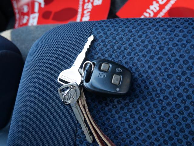 ハイゼットカーゴ クルーズ　エアコン　パワーウィンドウ　パワーステアリング　Ｗエアバッグ　電動格納ミラー　ルーフラック　ＣＤ　カセット　キーレスエントリー（32枚目）