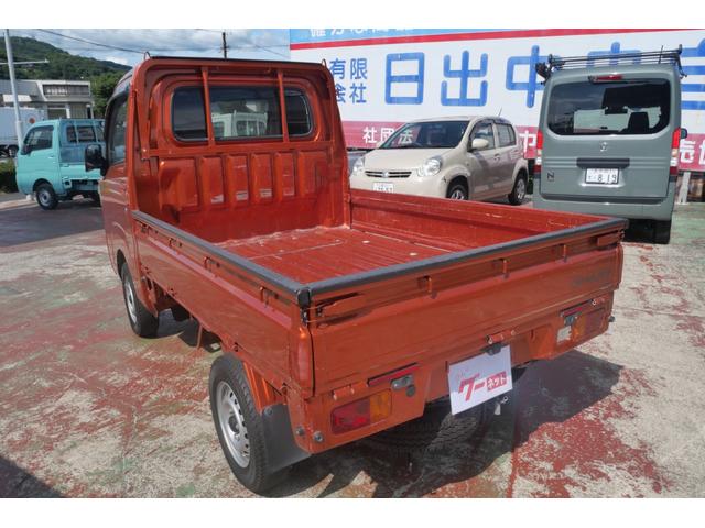 ハイゼットトラック スタンダードＳＡＩＩＩｔ　セレクト４ＷＤ車　エアコン　パワーステアリング　エアバッグ　ラジオ　トラクションコントロール　三方開　荷台ガード　パーキングセンサー（7枚目）