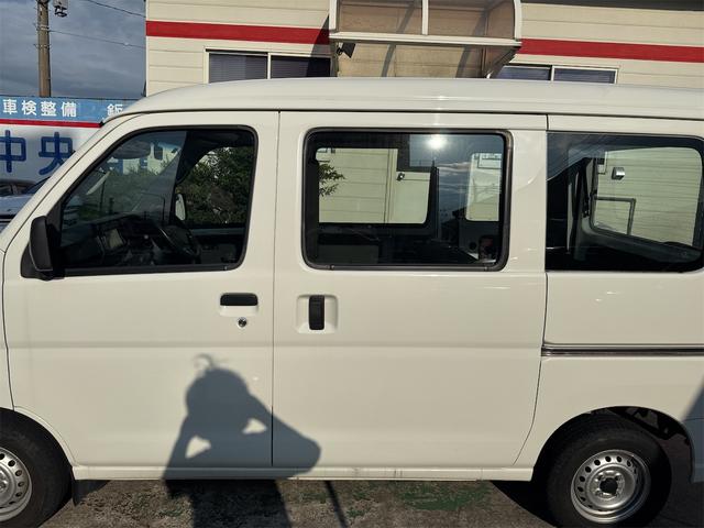 ハイゼットカーゴ スペシャル　スマアシ　４ＷＤ　ＡＴ車　ナビ　Ｂｌｕｅｔｏｏｔｈ　バックカメラ　ＥＴＣ（5枚目）