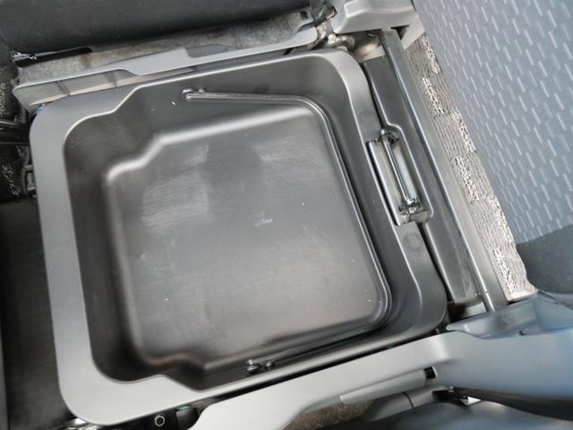 スペーシアカスタム ＴＳ　ナビ　フルセグ　バックモニター　両側電動スライドドア　ＥＴＣ　オートエアコン　電動格納ミラー　プライバシーガラス　アイドリングストップ（19枚目）