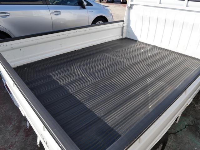 アクティトラック ＳＤＸ　４ＷＤ　パワーステアリング　三方開　荷台マット　荷台ガード　作業灯　ラジオ（9枚目）