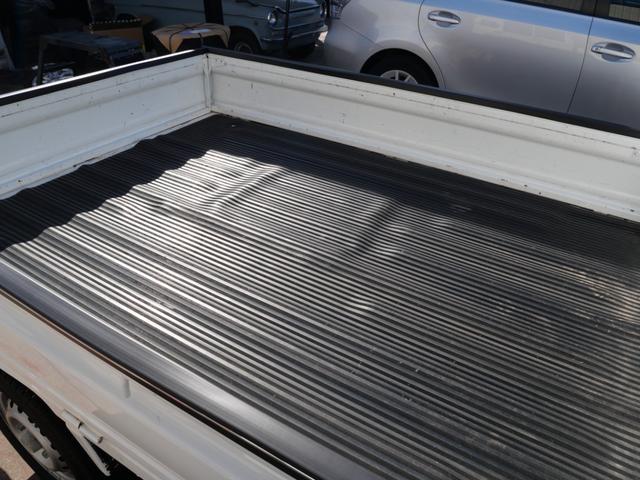 アクティトラック ＳＤＸ　４ＷＤ　パワーステアリング　三方開　荷台マット　荷台ガード　作業灯　ラジオ（10枚目）