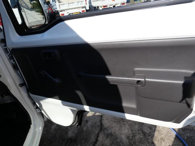 アクティトラック ＳＤＸ　４ＷＤ　パワーステアリング　三方開　荷台マット　荷台ガード　作業灯　ラジオ（16枚目）