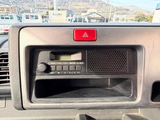 ハイゼットトラック ジャンボ セレクト4WD車 エアコン パワーステアリング パワーウィンドウ Wエアバッグ 作業灯 ラジオ レザー調シートカバー 三方開(22枚目)