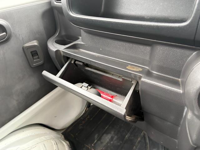 アクティトラック アタック　デフロック付きフルタイム４ＷＤ車　作業灯　ＣＤ　エアコン　パワーステアリング　パワーウィンドウ　エアバッグ　キーレスエントリー　パワーウィンドウ（21枚目）