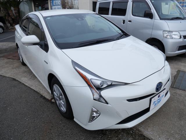 プリウス Ｓセーフティプラス　ナビ　バックモニター　フルセグ　スマートキー　プッシュスタート　ＥＴＣ　オートエアコン　トラクションコントロール　パワーウィンドウ（4枚目）