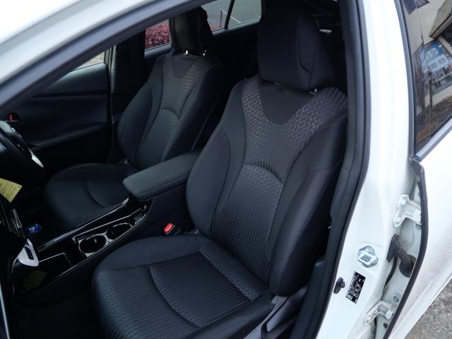 プリウス Ｓセーフティプラス　ナビ　バックモニター　フルセグ　スマートキー　プッシュスタート　ＥＴＣ　オートエアコン　トラクションコントロール　パワーウィンドウ（16枚目）