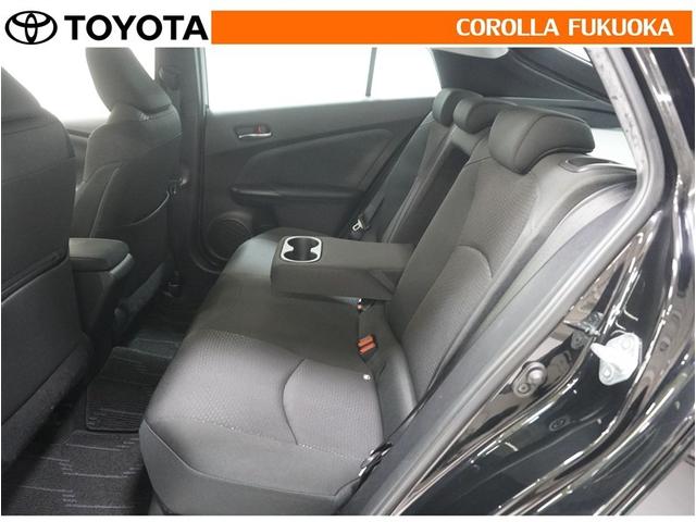 プリウス Ｓ　衝突被害軽減システム　メモリーナビ　フルセグ　ＥＴＣ　バックカメラ　ＣＤ　ＤＶＤ再生　キーレス　スマートキー　盗難防止装置（13枚目）