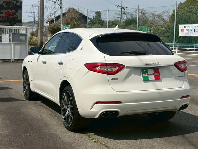 レヴァンテ S 可変バルブ サンルーフ エアサスペンション 革シート パワーシート 全周囲カメラ ドライブレコーダー(7枚目)