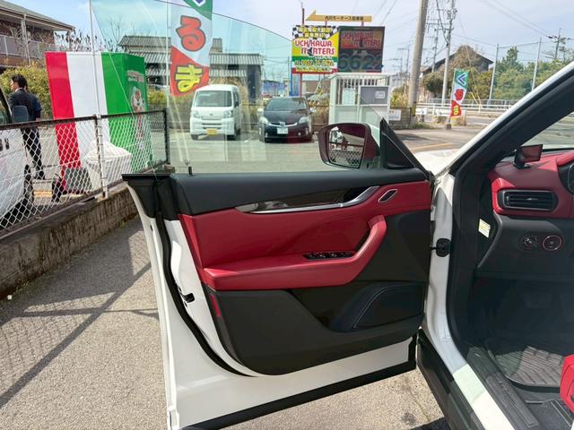 レヴァンテ S 可変バルブ サンルーフ エアサスペンション 革シート パワーシート 全周囲カメラ ドライブレコーダー(37枚目)