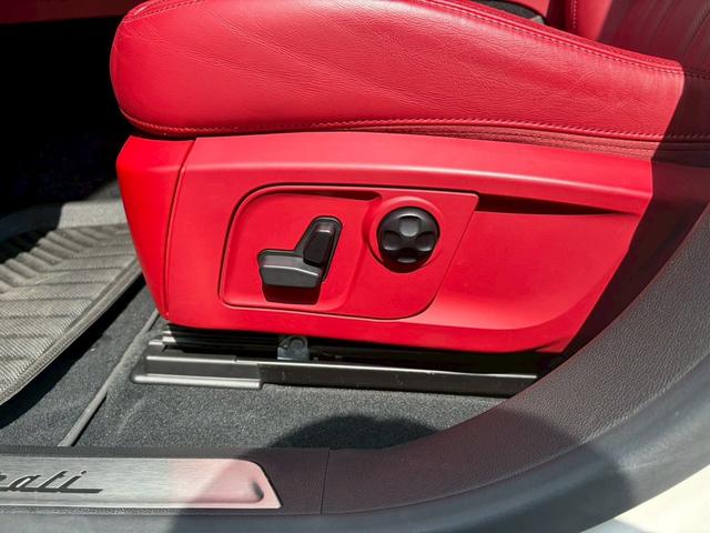 レヴァンテ S 可変バルブ サンルーフ エアサスペンション 革シート パワーシート 全周囲カメラ ドライブレコーダー(39枚目)