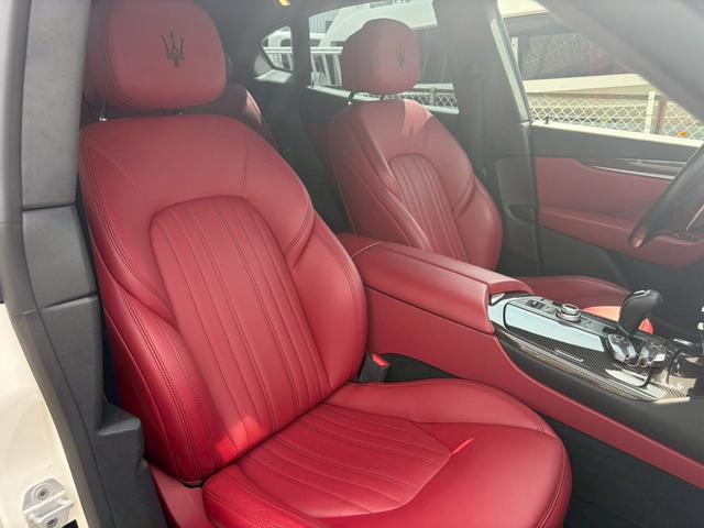 レヴァンテ S 可変バルブ サンルーフ エアサスペンション 革シート パワーシート 全周囲カメラ ドライブレコーダー(40枚目)