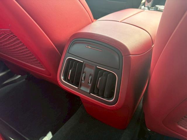 レヴァンテ S 可変バルブ サンルーフ エアサスペンション 革シート パワーシート 全周囲カメラ ドライブレコーダー(47枚目)