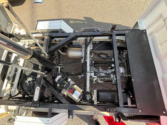 ＮＴ１００クリッパートラック 　多目的ダンプ　５速ミッション　軽トラック　軽ダンプ　タイヤ新品４本交換済　デフロック　４ＷＤ　Ｗエアバック　保証付き（18枚目）