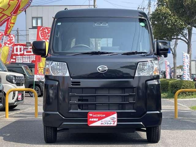 ハイゼットカーゴ クルーズターボ　届出済未使用車　ＣＶＴ車　９インチディスプレイオ　フルセグ　Ｂｌｕｅｔｏｏｔｈ接続　バックカメラ　ＨＤＭＩ　スマートキー　コーナーセンサー　追突被害軽減ブレーキ　スマアシ　両側スライドドア　保証付き（8枚目）